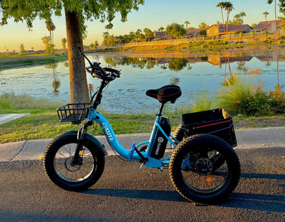 ESKUTE T302 Pro krovininis elektrinis triratis – mėlynas triratis prie vandens